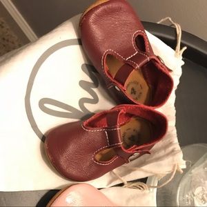 Mon Petite baby shoes Cranberry size 4. GUC